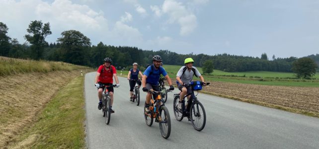 Auf zwei Rädern durch die Wälder