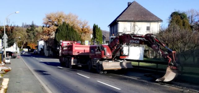 Neue Bushaltestellen in der Moosspringstraße Neue Bushaltestellen in der Moosspringstraße