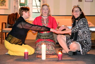 Theatergruppe mit tollem Auftakt