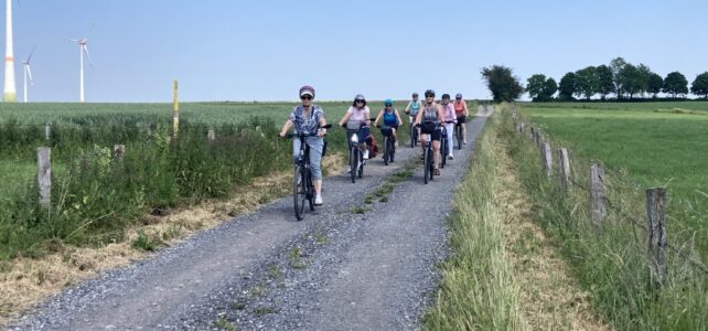 Tour de Flur – LandFrauen radeln im Sonnenschein