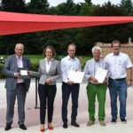 Ministerin Scharrenbach besucht das Badcelona - im Juli